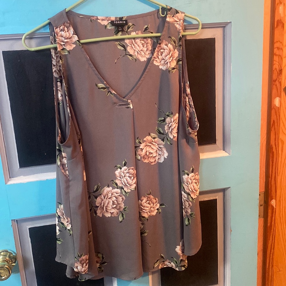 Torrid 1 Gray Floral Tank Top